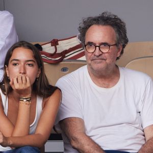 Grégoire Bonnet et sa fille Églantine - Célébrités en tribunes des Internationaux de France de tennis de Roland Garros 2023 à Paris le 11 juin 2023. © Jacovides-Moreau/Bestimage