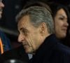 Cette apparition intervient alors que son mari Nicolas Sarkozy vient d’être condamné dans l’affaire des financements libyens.
Nicolas Sarkozy dans les tribunes lors du match de Ligue 1 McDonald's "PSG - Auxerre (2-0)" au Parc des Princes à Paris, le 27 septembre 2025.

© Cyril Moreau/Bestimage