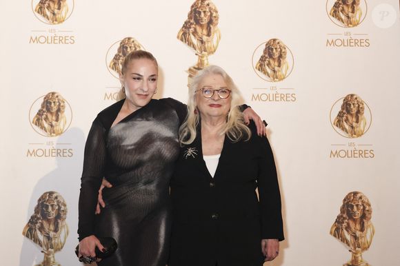 Elle s'est maquillée dans le train, faute de temps.
Marilou Berry et Josiane Balasko, lors de la 37ème Nuit des Molières aux Folies Bergère à Paris le 4 mai 2026.

© Jack Tribeca / Bestimage