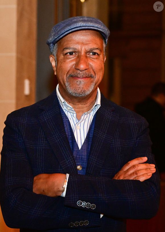 Pascal Legitimus au dîner annuel du CCAF (Conseil de coordination des associations arméniennes de France) à l'hôtel du collectionneur à Paris le 11 mars 2025
Comme chaque année, la onzième édition du désormais fameux dîner du CCAF a fait salle comble. 450 personnes se sont retrouvées dans les salons de l'hôtel du collectionneur, à Paris. Lors du cocktail, plusieurs personnalités politiques ont eu l'occasion de s'entretenir avec les invités.
Comme de coutume, un certain nombre de figures intellectuelles étaient également au dîner.
C'est Nelson Monfort qui a présenté la soirée en rappelant que la soirée est l'occasion de nous retrouver et de réaffirmer les liens profonds qui unissent la France et l'Arménie, liens tissés par l'histoire, la culture et des valeurs communes.
Cette soirée incarne à la fois un hommage solennel et un appel à l'action. Hommage envers celles et ceux qui oeuvrent sans relâche pour la cause arménienne; mais appel à la communauté internationale pour qu'elle s'engage résolument pour la justice et la paix.

© Christian Liewig / Bestimage