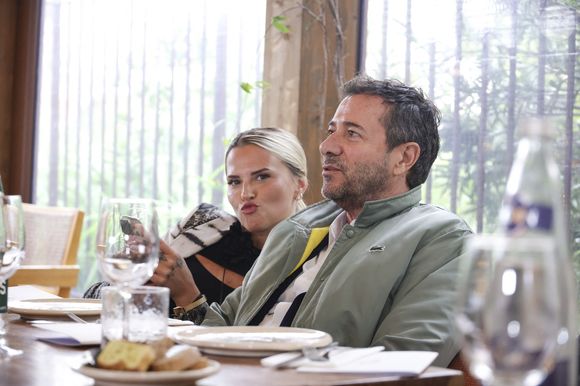 Exclusif - Kelly Vedovelli, Bernard Montiel - Les célèbres personnalités de la télé se sont retrouvés avec bonheur, dans le Sud, à Vallauris Golf-Juan, pour assister à un magnifique show de cabaret, en présence de Mr Le Maire K. Luciano et ses adjoints, heureux de répondre à l'invitation du dynamique Président de l'association "Valoriser Vallauris Golf-Juan", Mr B. Darde, ce passionné d'art et du monde associatif projette également de créer un Musée de Sculpture à ciel ouvert , mêlant Art et Espace Public.  © Jack Tribeca/Bestimage