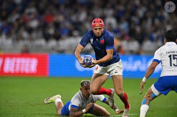 Louis Bielle-Biarrey et la mystérieuse jeune femme partagent un joli selfie lors d’une sortie en mer

Louis Bielle-Biarrey (france ) - Match de Coupe du monde de rugby entre la France et l'Italie (60-7) à Lyon le 6 octobre 2023.