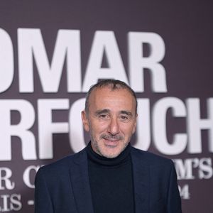 Elie Semoun au photocall de la soirée Omar Harfouch "Dîner chez Maxim's" à Paris le 9 octobre 2024.
© Rachid Bellak / Bestimage