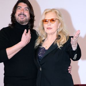 La chanteuse s'est rendue au au défilé Stéphane Rolland Collection Haute Couture Printemps/Eté 2025

Stéphane Rolland et Sylvie Vartan - Célébrités au Défilé de Mode Stéphane Rolland, Collection Haute Couture Printemps / Été 2025, dans le cadre de la Fashion Week de Paris, France, le 27 Janvier 2025. 

© Bertrand Rindoff / Bestimage