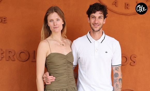 Constance Jablonski et son mari Matthias Dandois - Célébrités au village lors des Internationaux de France de tennis de Roland Garros 2024 à Paris le 9 juin 2024. © JACOVIDES-MOREAU / BESTIMAGE