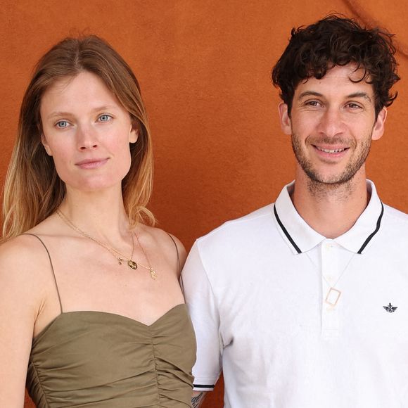 Constance Jablonski et son mari Matthias Dandois - Célébrités au village lors des Internationaux de France de tennis de Roland Garros 2024 à Paris le 9 juin 2024. © JACOVIDES-MOREAU / BESTIMAGE