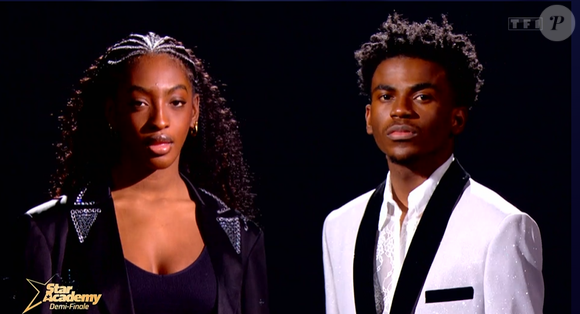Et c'est Ebony 
Ebony affronte Franck en demi-finale de la "Star Academy", sur TF1