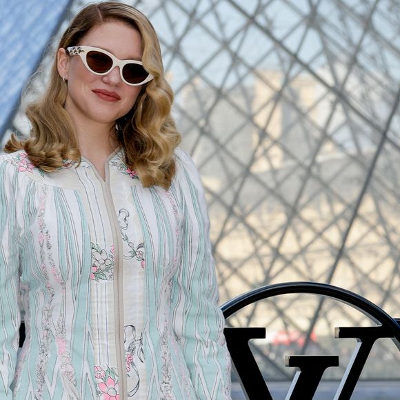 Léa Seydoux au photocall du défilé Louis Vuitton Collection Femme Prêt-à-Porter Automne/Hiver 2026-2027 lors de la Fashion Week de Paris (PFW) au musée du Louvre, à Paris, France, le 10 mars 2026 © Olivier Borde/Bestimage