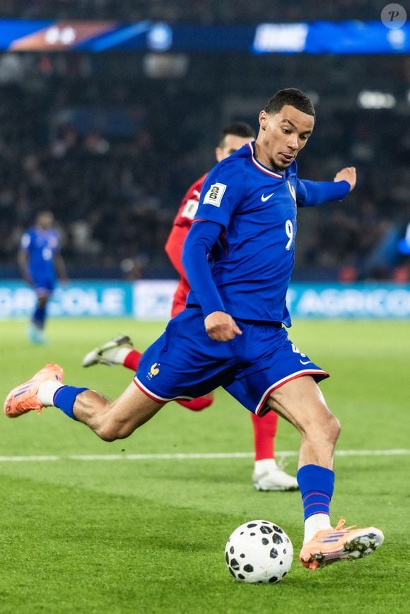 Hugo Ekitiké lors du match de football de qualification pour la coupe du monde 2026 opposant la France à Azerbaïdjan (3-0) au Parc des Princes à Paris, France, le 10 àctobre 2025. © Cyril Moreau/Bestimage