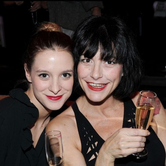 C’est le cas de Michel Esteban, père de sa fille aînée Nubia

Lio et sa fille Nubia lors de la présentation par Edouard Nahum du dernier né de sa collection haute joaillerie, organisée lors d'un dîner au restaurant « Gioia » du VIP Room à Paris.