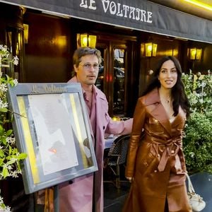 Brad Pitt et sa compagne Ines de Ramon sont allés dîner au restaurant Le Voltaire avant de rentrer au Bvlgari Hôtel, à Paris, France, le 6 juin 2026. © Léa Vieillot/Bestimage