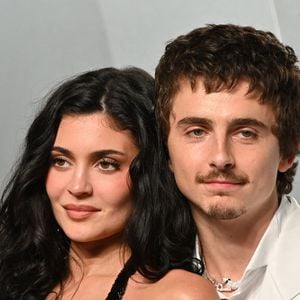 Durant la cérémonie, il a également été la cible de plusieurs plaisanteries du maître de cérémonie Conan O’Brien, notamment en lien avec une récente polémique autour de ses propos sur l’opéra et le ballet.
Kylie Jenner et Timothee Chalamet arrivent à la Vanity Fair Oscar Party 2026 qui se tient au LACMA's David Geffen Galleries le 15 mars 2026 à Los Angeles, CA.
Photo by OConnor-Arroyo / AFF/ABACAPRESS.COM