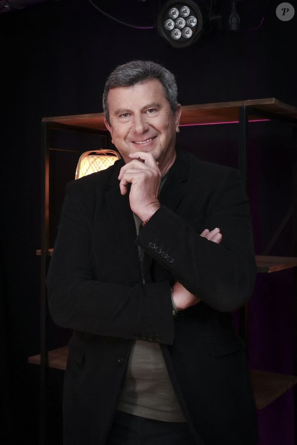 Pascal Bataille en interview pour "En privé avec", format original de Webedia © Jack Tribeca/Bestimage