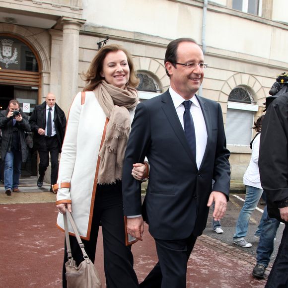 François Hollande et Valérie Trierweiler le 6 mai 2012 à Tulle
©PIX4U / BESTIMAGE