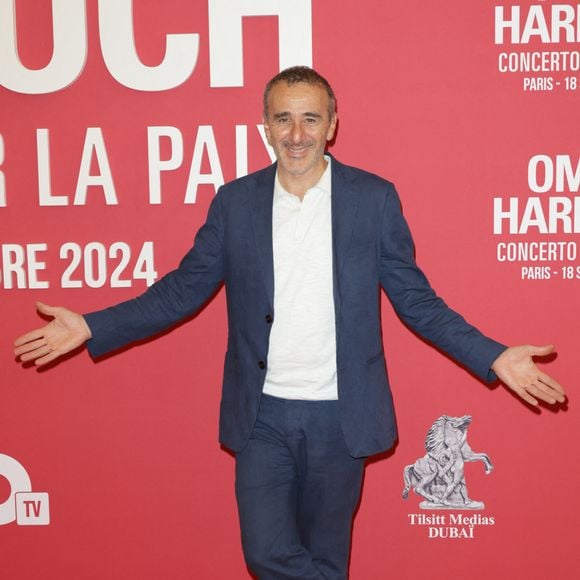 Élie Semoun au photocall du Concerto pour la paix de Omar Harfouch au Théâtre des Champs-Elysées à Paris le 18 septembre 2024. © Coadic Guirec / Bestimage