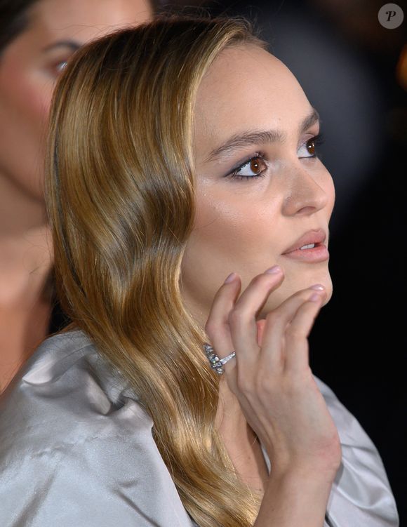 A ses yeux, sa digne héritière souvent taxée de Nepo Baby doit uniquement sa carrière à" son talent et à son travail". C'est dit !

Lily-Rose Depp. 4 décembre 2024. Première britannique de Nosferatu, à l'Odeon Luxe, Leicester Square, Londres.