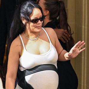 Rihanna, enceinte, son compagnon A$AP Rocky (ASAP) et leurs enfants RZA Athelston Mayers et Riot Rose Mayers check-out de l'hôtel Le Royal Monceau - Raffles Paris, France, le 3 juillet 2025. © Yehiel Chekroune/Bestimage