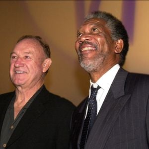 L'un des chiens du couple a également été retrouvé décédé dans la maison. 

Les acteurs américains Gene Hackman et Morgan Freeman arrivent à la première de leur film Under Suspicion pendant le Festival du Film de Montréal, le 26 août 2000. Pichette Andre/ABACA