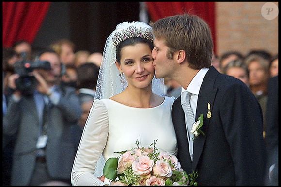 Clotilde Courau et Emmanuel-Philibert de Savoie sont mariés depuis 2003

Mariage de Clotilde Courau et Emmanuel-Philibert de Savoie en la Basilique Sainte-Marie des Anges le 25 septembre 2003. 
 LAPRESSE / AGENCE ANGELI