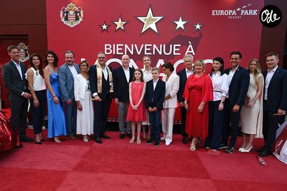 Le prince Albert II de Monaco, la princesse Charlène de Monaco, la princesse Gabriella de Monaco, comtesse de Carladès, et le prince Jacques de Monaco, marquis des Baux, assistent à l’inauguration de l’espace thématique consacré à la Principauté de Monaco à Europa-Park, à Rust, en Allemagne, le 29 juin 2026. © Dana Press/Bestimage