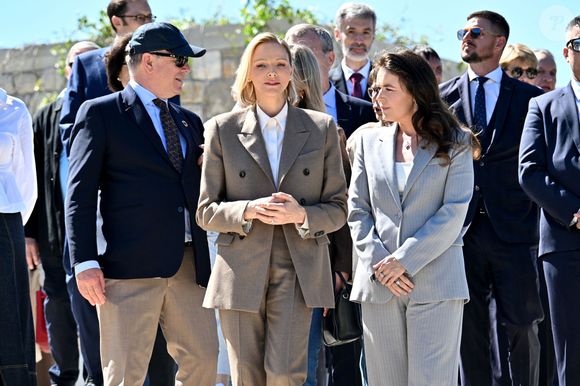 Le Prince Albert II et la Princesse Charlène de Monaco ont visité les nouveaux locaux de la SPA de Monaco.

© Bruno Bebert/Bestimage