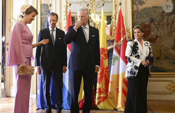 Le Grand duc Henri et la Grande Duchesse Maria Teresa de Luxembourg sont reçus par le roi Philippe et la reine Mathilde de Belgique au Palais des Princes-Evêques à Liège, le 18 avril 2024, en présence de Catherine Delcourt et Willy Demeyer, maire de Liège. Le grand duc et la grande duchesse de Luxembourg sont en visite officielle en Belgique. Photonews / Bestimage