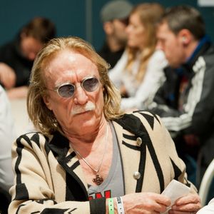 Le chanteur français Christophe assiste à l'European Poker Tour au Centre international de Deauville à Deauville, France, le 2 février 2012. Photo par Sandrine Boyer Engel/ABACAPRESS.COM