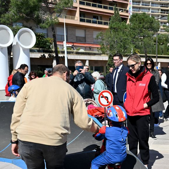 Le prince Albert II de Monaco et la princesse Charlene ont participé à la Road Safety Day, une journée de sensibilisation et de sport pour toute la famille dédié à la sécurité routière à vélo et à l'initiation des jeunes au sport, à Monaco organisée par la Fondation Princesse Charlene, le 23 mars 2025.  © Bruno Bebert/Bestimage