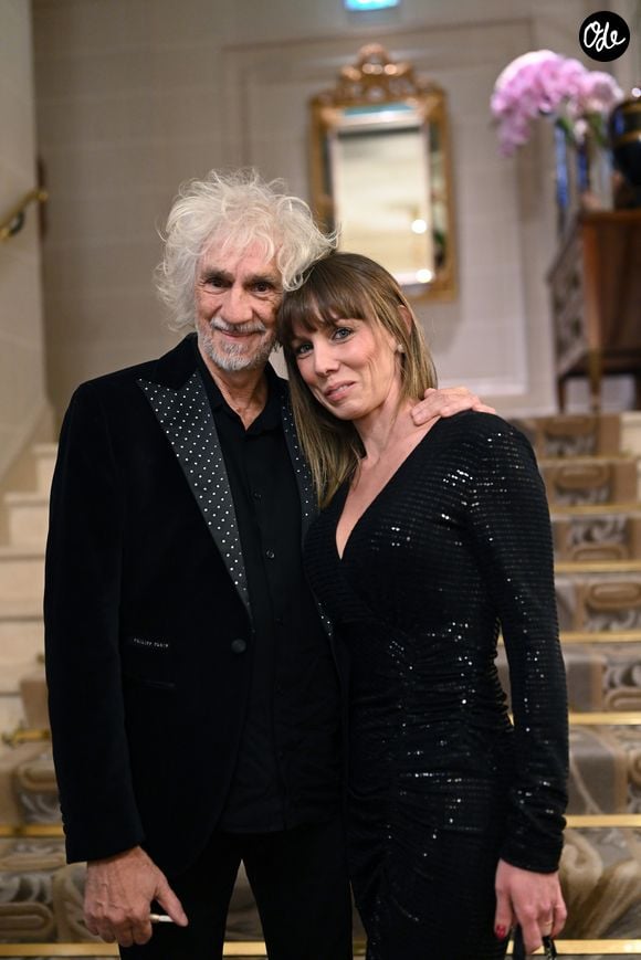 Louis Bertignac et sa femme Laetitia Brichet lors du photocall et du cocktail de la soirée des "Stéthos d'or 2023" à l'hôtel Four Seasons George V à Paris, le 27 mars 2023.  

© Bellak-Guirec/Bestimage