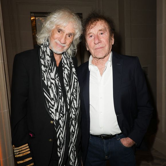 Louis Bertignac et Alain Souchon - Soirée de gala pour la Fondation de la Recherche en Physiologie, "Les Stéthos d'Or" au Four Seasons Hôtel George V à Paris le 16 mars 2026. 

© Coadic Guirec/Bestimage
