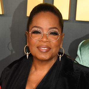 Oprah Winfrey à la première du film Netflix *The Six Triple Eight* au Egyptian Theatre d'Hollywood, le 3 décembre 2024 à Los Angeles, en Californie. Backgrid USA / Bestimage