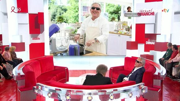 Gilbert Montagné sur le plateau de Vivement dimanche sur France 3.