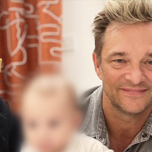 Le film suit David et sa famille pendant plus d’un an, avec archives personnelles, confidences rares et témoignages de proches.

David Hallyday, Sylvie Vartan, Ilona Smet et son fils dans "Hallyday par David", diffusé mercredi 10 février 2026 sur M6