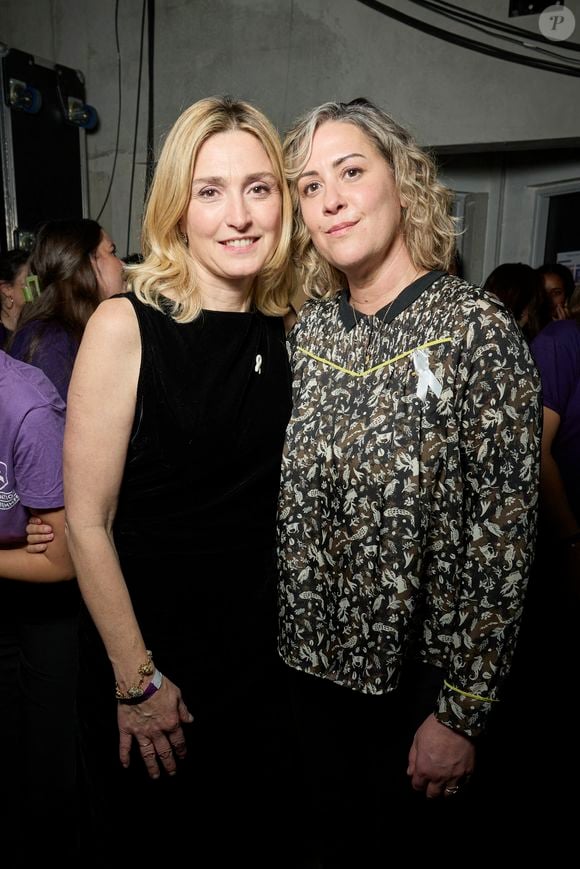 Exclusif - Julie Gayet, Caroline Darian (fille de Gisèle Pelicot) - Studio - Enregistrement du concert "Nos voix pour toutes", au profit de La fondation des femmes, à l'Adidas Arena à Paris, diffusée le 11 décembre sur TMC
© Cyril Moreau-Coadic Guirec / Bestimage