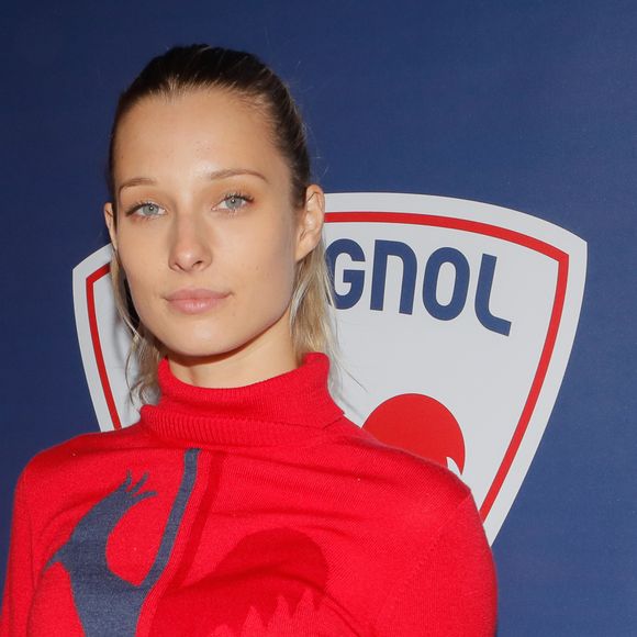 Ilona Smet préfère pour l'instant garder le secret, profitant des instants avec son nouveau-né dans la plus grande discrétion. 

Ilona Smet - Inauguration du flagship store Rossignol au 21 boulevard des Capucines à Paris, le 22 octobre 2018 avec la collaboration de J-C. de Castelbajac. © CVS/Bestimage