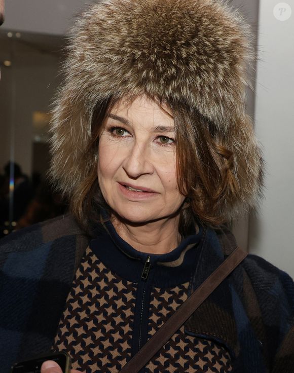 Valérie Lemercier - Vernissage de l'exposition "Liaisons dangereuses & Métamorphoses" du créateur Elie Top à l'occasion de ses 10 ans de création chez Christie's à Paris le 27 janvier 2025. 
© Denis Guignebourg/BestImage