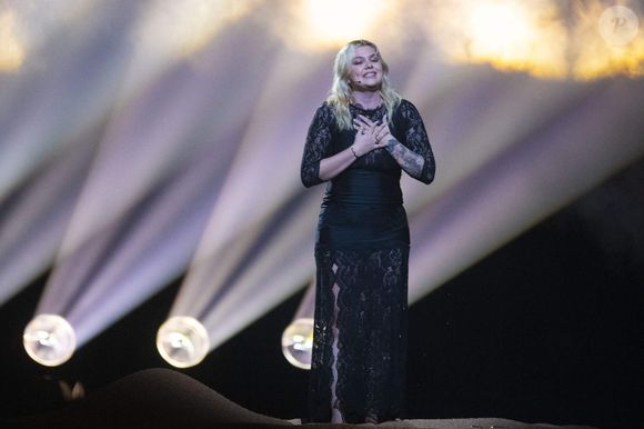 Une déception pour la chanteuse mais elle était fière de sa performance.

Louane se produit pendant les répétitions générales avant la première demi-finale en direct du 69e Concours Eurovision de la chanson qui s'est tenue à la Halle Saint-Jacques de Bâle le 13 mai 2025, à Bâle, en Suisse. © Baden Roth/ZUMA Press Wire