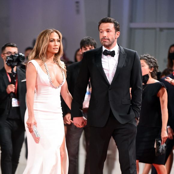 Ben Affleck et Jennifer Lopez affichent leur amour retrouvé sur le red carpet du film "The last Duel" lors du 78ème festival international du film de Venise, la Mostra le 10 septembre 2021. Backgrid UK/ Bestimage