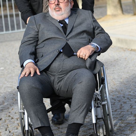 “Je suis exaspéré et je pense que les 12 millions de Français touchés par le handicap sont exaspérés comme moi”, explique Dominique Farrugia sur RTL

Dominique Farrugia lors des obsèques du journaliste français Philippe Gildas au cimetière du Père Lachaise à Paris, France, le 5 novembre 2018. Photo by ABACAPRESS.COM