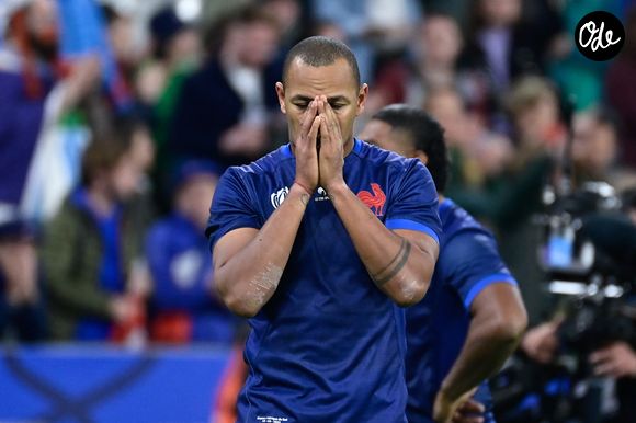 Deception des joueurs de l'equipe de France en fin de match - Gael Fickou ( 13 - France ) - - Coupe du Monde de Rugby France 2023 - Match de quart de finale "France-Afrique du Sud (28-29)" au Stade de France à Saint-Denis 15 octobre 2023.