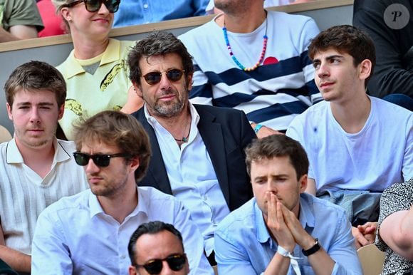 Il donne des nouvelles d'Oscar et de Léon, ses deux fils à Bernard Montiel sur RFM.

Oscar Bruel, Patrick Bruel et Leon Bruel sont vus dans les tribunes de Roland Garros le 01 juin 2025 à Paris, France. Photo by ABACAPRESS.COM