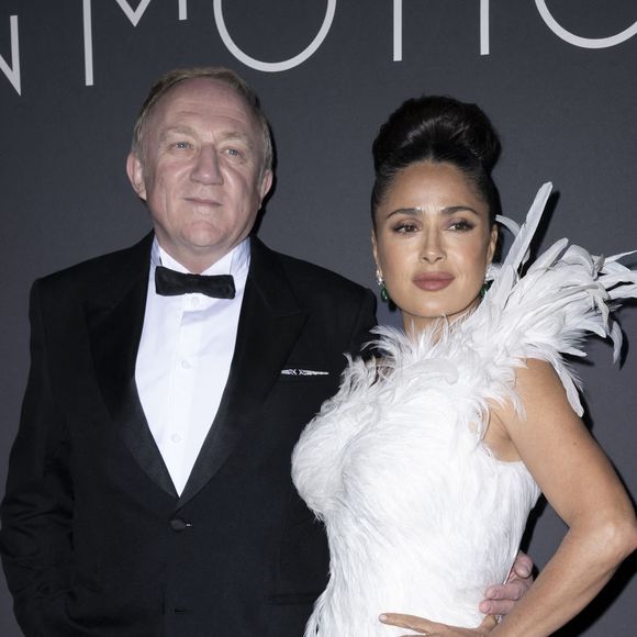 Mené par François-Henri Pinault, le dîner Kering a encore mis à l'honneur les femmes du cinéma à travers son programme mondial “Women in Motion”.

François-Henri Pinault et sa femme Salma Hayek - Photocall de la soirée "Kering Women in Motion Awards" à la Place de la Castre lors du 79ème Festival International du Film de Cannes. 

© Olivier Borde / Bestimage