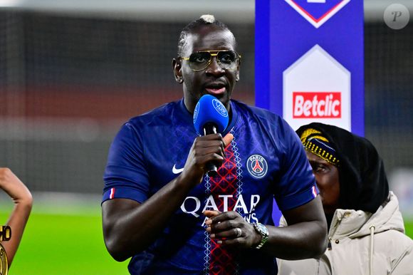 À 36 ans, l'ex-footballeur s'épanouit désormais dans une toute nouvelle carrière de chef d'entreprise.

Mamadou Sakho lors du match de Coupe de France entre le Paris Saint Germain et le Paris Football Club au Parc Des Princes le 12 janvier 2026 à Paris, France.  © Federico Pestellini / PsnewZ /Bestimage