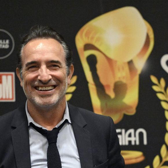 Début septembre, il avait participé aux Gants d’Or en Belgique, confirmant sa passion pour la boxe en plus du cinéma.

Jean Dujardin, parrain d’honneur à la treizième édition des Gants d’Or ( Belgian Golden Gloves ), qui célèbre les figures marquantes de la boxe belge, toutes générations confondues, à Bruxelles, Belgique, le 5 septembre 2025. © Didier Lebrun/Photonews/Bestimage