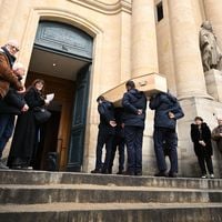 Au revoir Georgette Lemaire : à l'église Saint-Roch, cette seule personnalité, star des années 60, n'est pas passée inaperçue