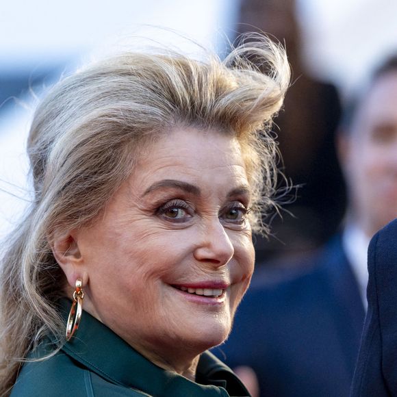 Catherine Deneuve - Montée des marches du film "Histoires parallèles" lors du 79ème Festival International du Film de Cannes, le 14 mai 2026. 

© Olivier Borde / Bestimage