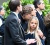 Nicolas Sarkozy est naturellement de la partie, tout comme leur fille Giulia. 

Aurélien Enthoven (fils de Carla Bruni), Jean Sarkozy et Giulia Sarkozy - Le clan Sarkozy à la sortie du domicile de Nicolas Sarkozy domicile parisien avant son incarcération à la prison de La Santé à Paris, France, le 21 octobre 2025. © Bestimage
