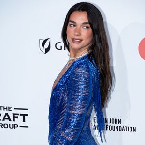 "Pour une touche des Baléares, direction le 2e arrondissement. Dès la première bouchée de Gilda, vous comprendrez que vous allez passer une excellente soirée", a alors écrit la compagne de Callum Turner.

Dua Lipa assiste à la soirée de visionnage des Oscars annuels de la Fondation Elton John AIDS au West Hollywood Park, West Hollywood, CA le 15 mars 2026. (Photo by Boston Schulz/SPUS/ABACAPRESS.COM