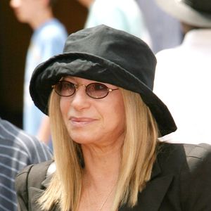 Barbra Streisand - Première du film "Standing Ovation à l'Universal Citywalk à Universal City - 2010.  (FAME PICTURES / BESTIMAGE).