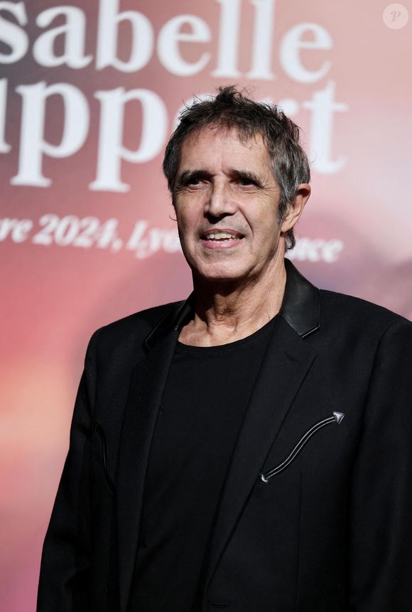 Julien Clerc au photocall de la cérémonie de remise du prix lumière de la 16ème édition du Festival Lumière à l'Amphithéâtre - Centre de Congrès à Lyon, France, le 18 octobre 2024. © Dominique Jacovides/Bestimage